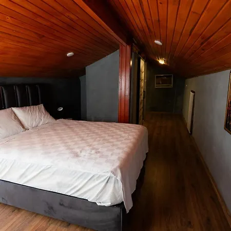 Quena Ξενοδοχείο *