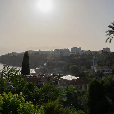 Quena Ξενοδοχείο *