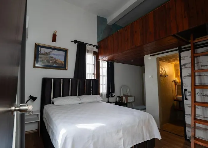 Quena Hotel *