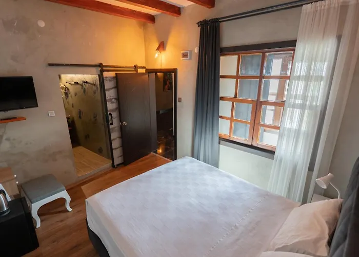 Quena Hotel *