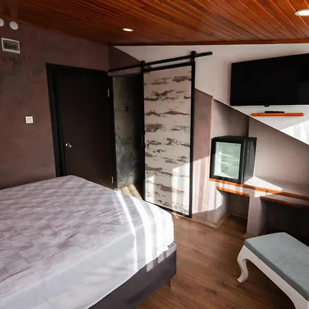Otel Quena *