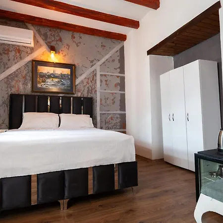 Quena Otel *